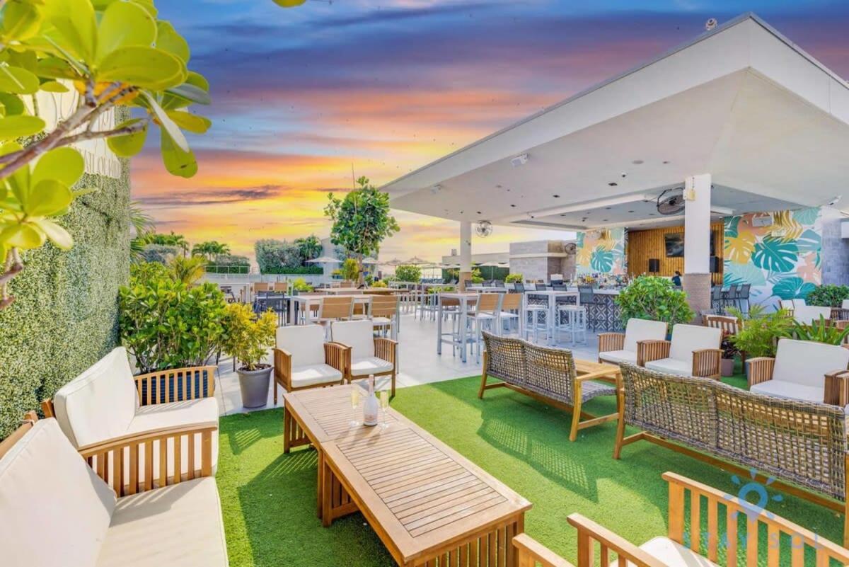 Beachfront Resort - Hot Tub & Pool- Near Beach Hollywood Bagian luar foto