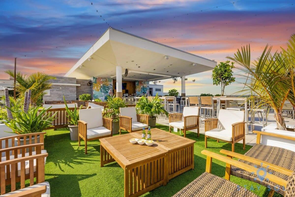 Beachfront Resort - Hot Tub & Pool- Near Beach Hollywood Bagian luar foto